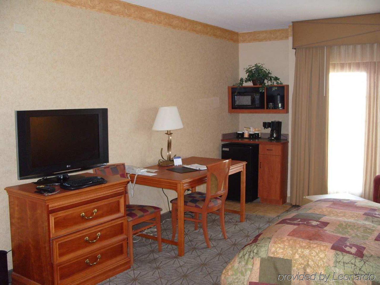 Embassy Suites By Hilton Columbia Greystone Room photo